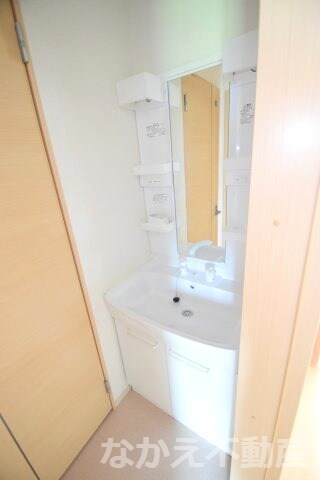 物件内観写真9　(スペースが確保できる洗面所です)