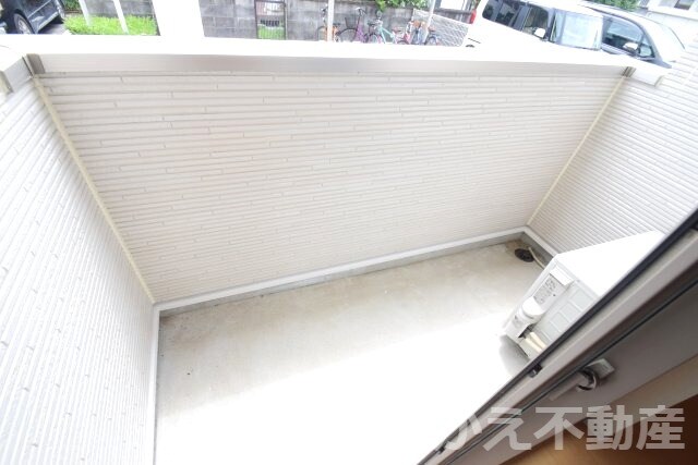 物件内観写真13　(広々としたバルコニーです)