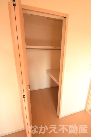 物件内観写真8　(収納豊富です)