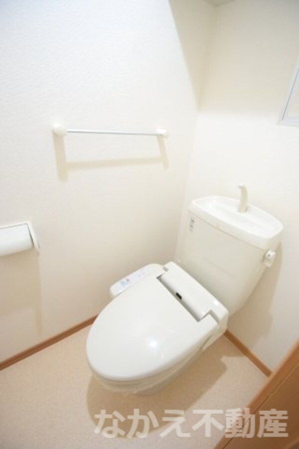 トイレ(シンプルで使いやすいトイレです)