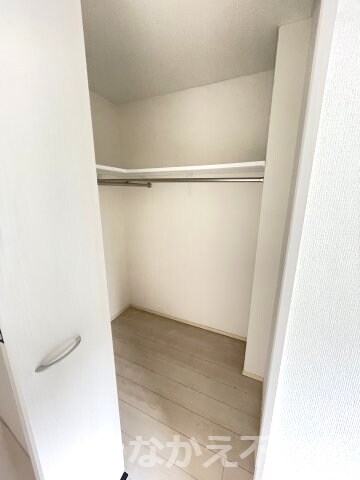 物件内観写真9　(便利な収納スペースです)