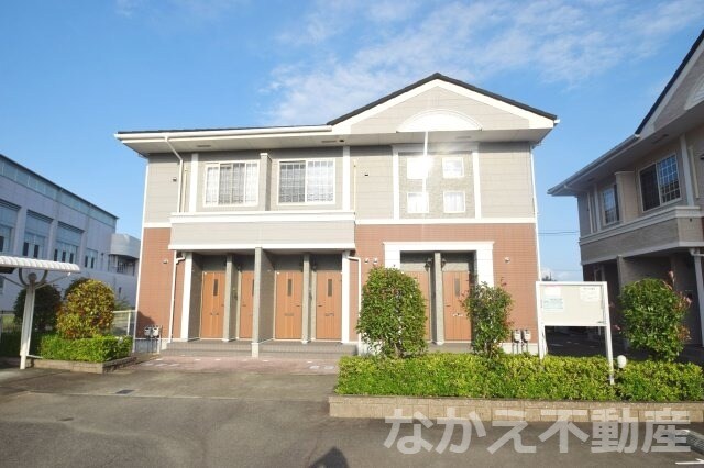 物件外観写真1　(建物外観を気になさる方へ、見た目の良い物件です)