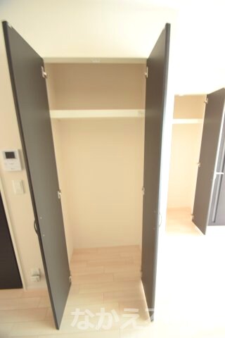 物件内観写真11　(便利な収納スペースです)