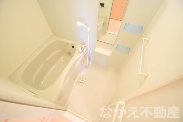 物件内観写真5　(コンパクトで使いやすいお風呂です)