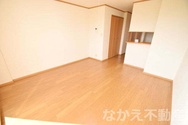 居室(ゆったり過ごせる居間です)