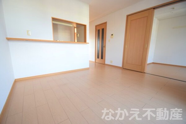 寝室(広くて明るい寝室)