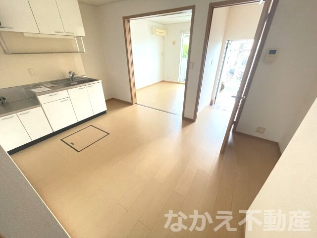 物件内観写真2　(使いやすいリビングです)