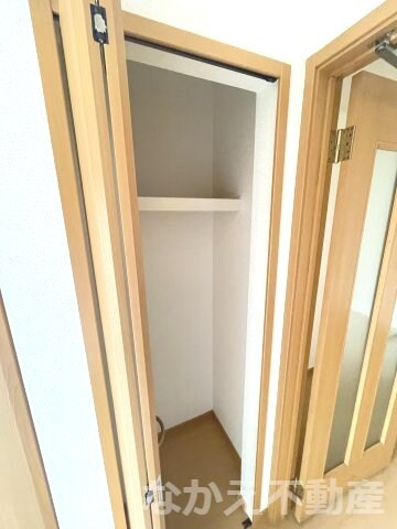 物件内観写真6　(収納豊富です)