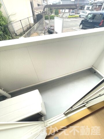 物件内観写真7　(バルコニーからの眺めを楽しみながら食事をしませんか)