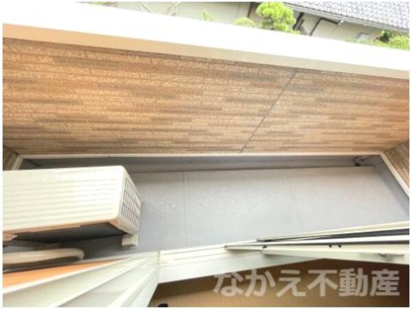 バルコニー(暖かな日差しのふりそそぐバルコニー)