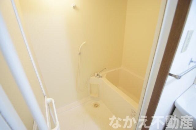 物件内観写真6　(きれいなお風呂です)