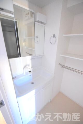 物件内観写真8　(スペースが確保できる洗面所です)