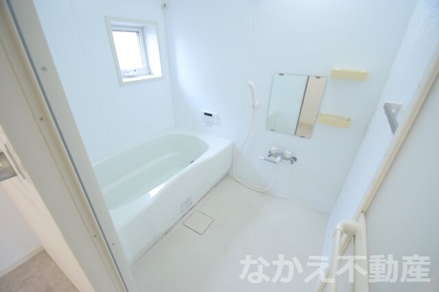 物件内観写真5　(ゆったり過ごせるお風呂です)