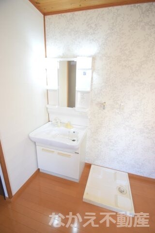 物件内観写真8　(忙しい朝には欠かせない洗面所です)