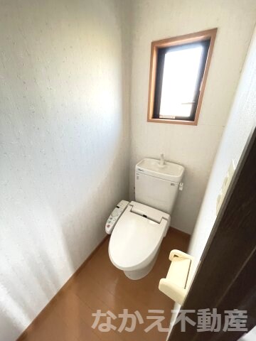 物件内観写真7　(ゆったりとした空間のトイレです)