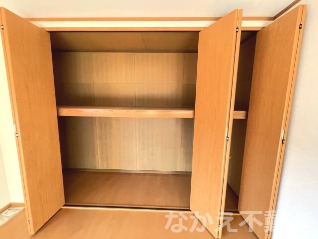 物件内観写真11　(たっぷりとした収納スペースです)