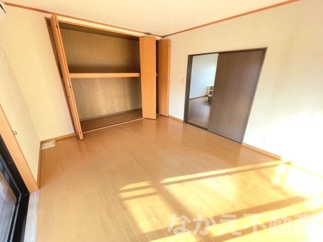 物件内観写真15　(使い勝手のいい寝室です)