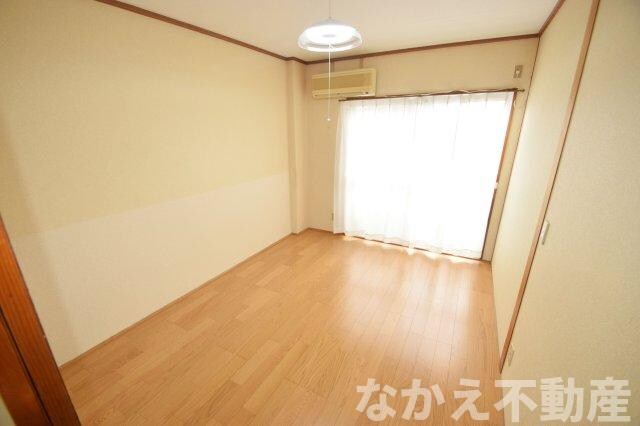 物件内観写真4　(使いやすい居間です)