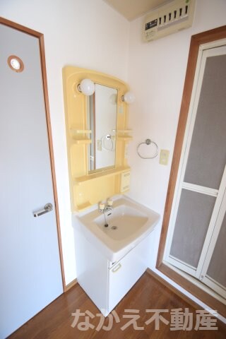 物件内観写真7　(使いやすい洗面所です)