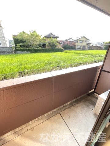 物件内観写真11　(暖かな日差しのふりそそぐバルコニー)