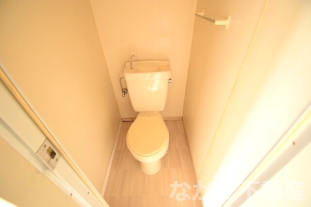 物件内観写真8　(落ち着いたトイレです)