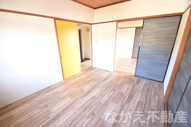 物件内観写真14　(使い勝手のいい寝室です)