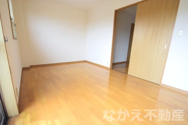 物件内観写真4　(使い勝手のいい寝室です)