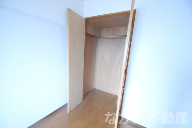 物件内観写真9　(ちょっとした収納スペースも充実しています)