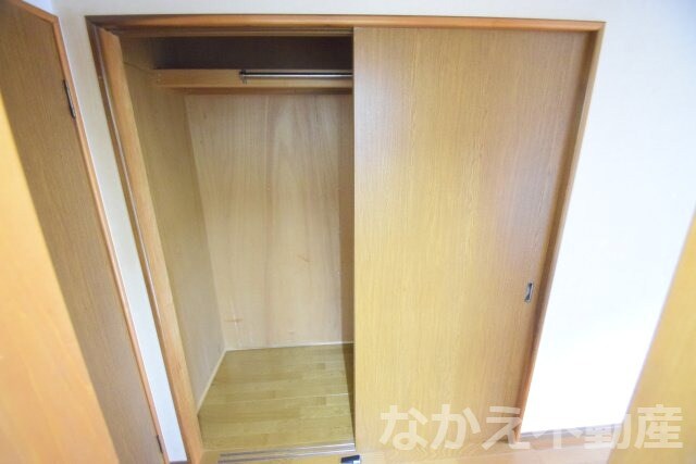 物件内観写真9　(小物を収納するのに便利です)