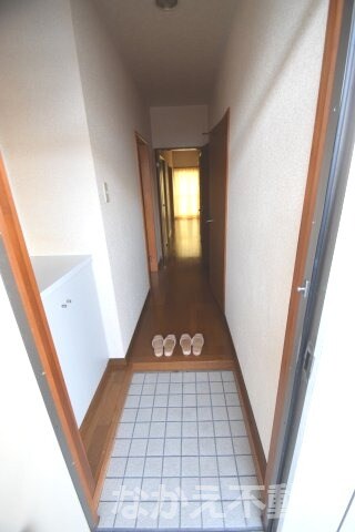 物件内観写真10　(落ち着いた玄関です)
