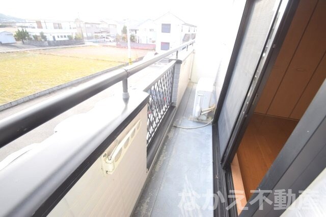 物件内観写真10　(広々としたバルコニーです)