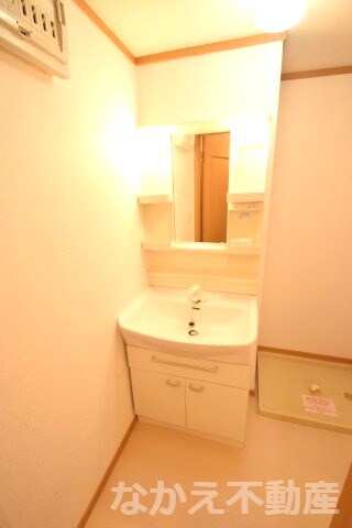 物件内観写真8　(脱衣スペースもあります)