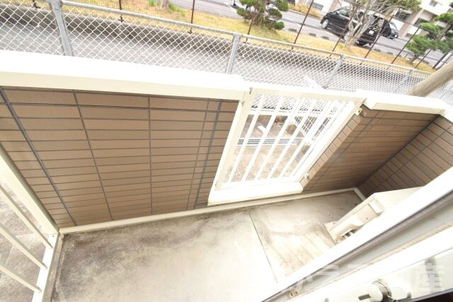 物件内観写真10　(広々としたバルコニーです)