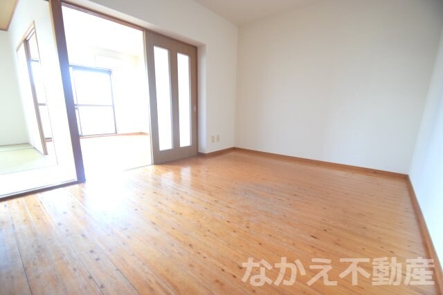 物件内観写真3　(おしゃれなリビングです)