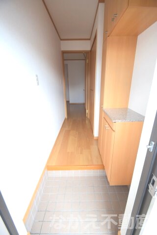 物件内観写真13　(シンプルで使いやすい玄関です)