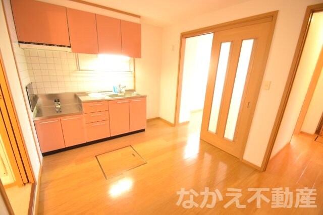 物件内観写真3　(おしゃれな居間です)