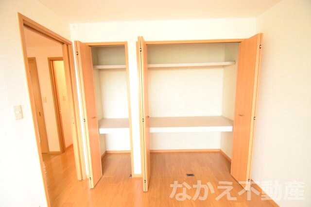 物件内観写真10　(たっぷりとした収納スペースです)