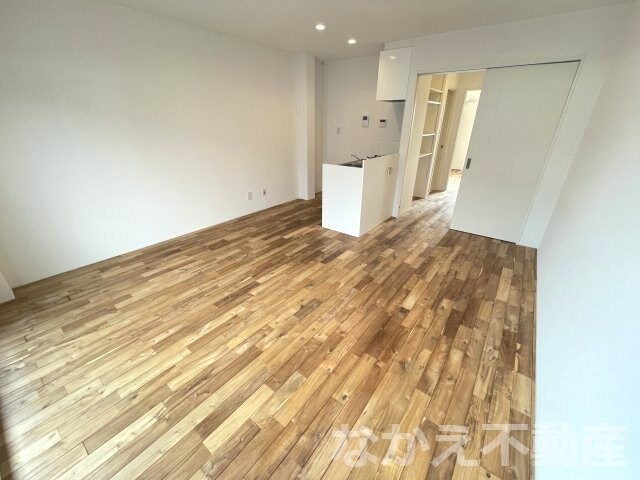 物件内観写真3　(ゆとりの広さです)