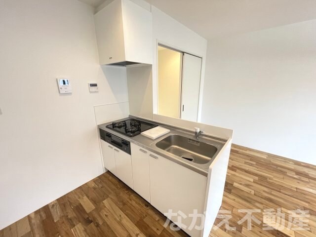 物件内観写真4　(コンパクトなキッチンで掃除もラクラク)