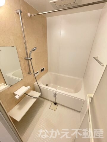 物件内観写真5　(コンパクトで使いやすいお風呂です)