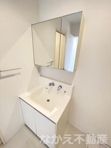 物件内観写真7　(忙しい朝には欠かせない洗面所です)