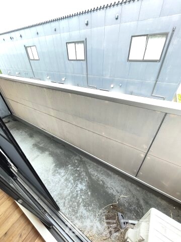 物件内観写真10　(バルコニーがあります)