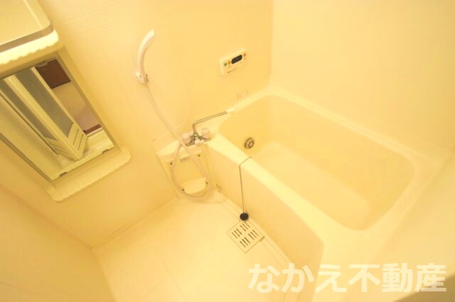 物件内観写真6　(コンパクトで使いやすいお風呂です)