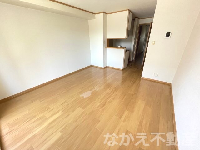 物件内観写真3　(おしゃれな居間です)