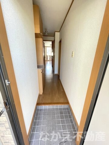 物件内観写真10　(収納もある玄関です)