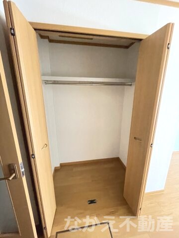 物件内観写真11　(小物を収納するのに便利です)