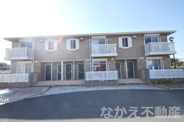 物件外観写真1　(外観もきれいです)