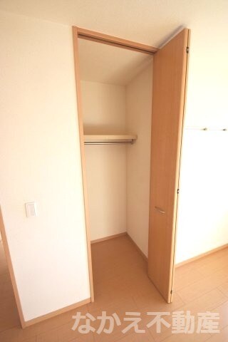 物件内観写真7　(便利な収納スペースです)