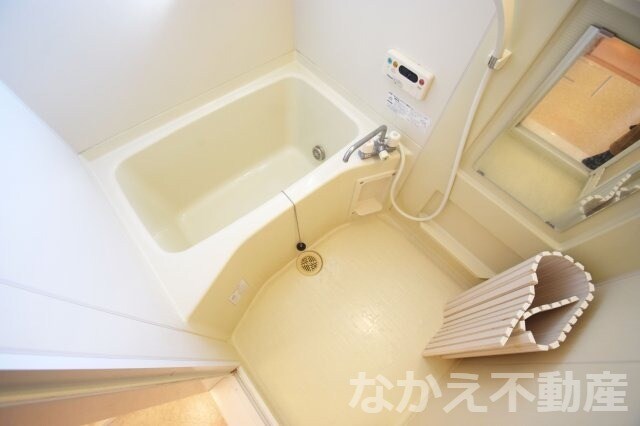 物件内観写真8　(落ち着いた空間のお風呂です)