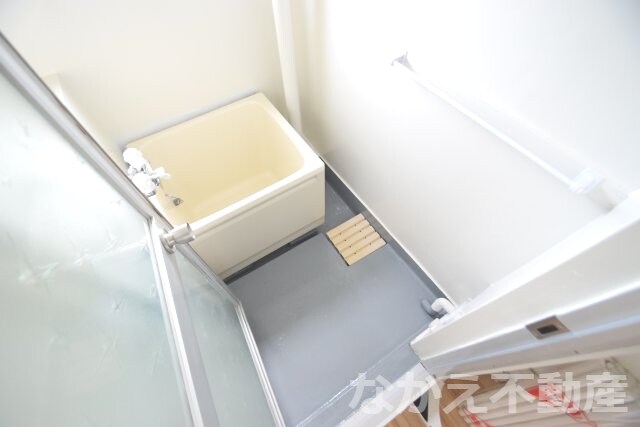 物件内観写真5　(落ち着いた空間のお風呂です)